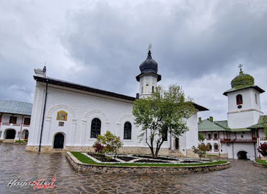 romania/neamt/attraction/agapia-monastery