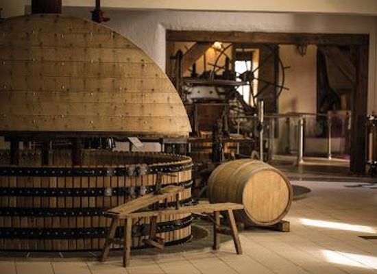 france/picardy/attraction/champagne-dom-caudron