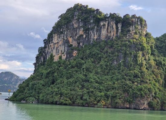 vietnam/ha-long/tuan-chau-island/attraction/sealife-legend-cruise-ha-long-center