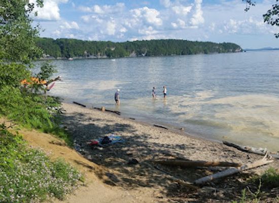 vermont/lake-champlain/attraction/leddy-beach