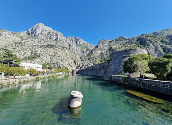 montenegro/bjelasica/attraction/kotor-city-walls