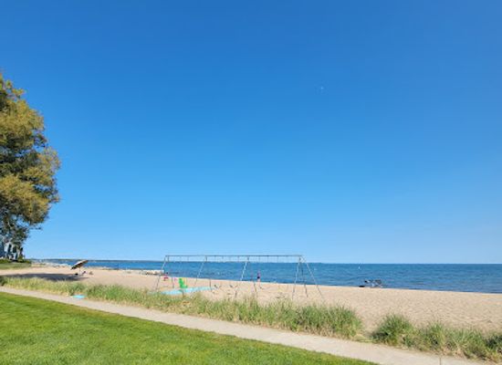 michigan/tawas-point-state-park/attraction/tawas-city-shoreline-park