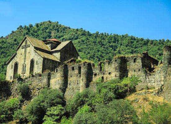 armenia/syunik/attraction/akhtala-monastery-fortress
