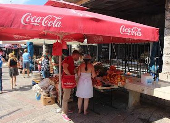 montenegro/herceg-novi/attraction/kotor-food-market