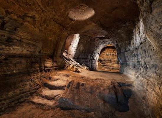 iceland/hveragerdi/attraction/caves-of-hella