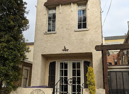 california/long-beach/attraction/skinniest-house-in-america
