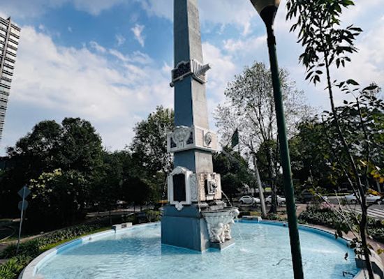 mexico/mexico-city/polanco/attraction/monumento-a-simon-bolivar-obelisco-y-fuente