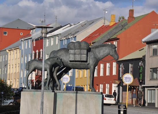 iceland/reykjavik-capital-area/attraction/icelandic-horse-monument