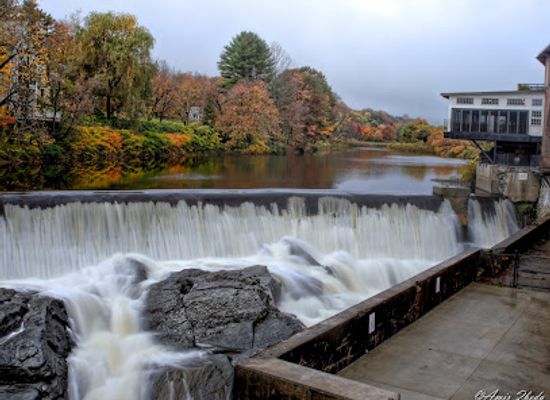 vermont/quechee-gorge/attraction/mill-pond-falls-viewing-spot