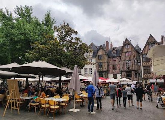 france/tours/attraction/pl-plumereau
