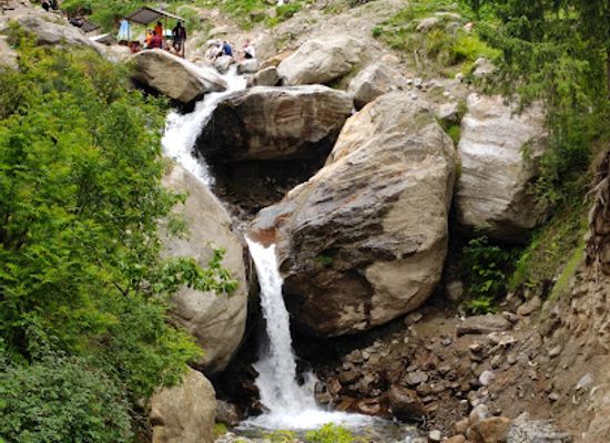 india/himachal-pradesh/attraction/tosh-waterfall