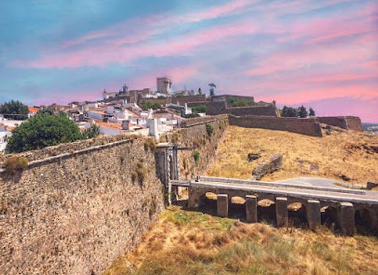 portugal/alentejo/attraction/porta-de-evora