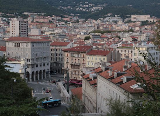 italy/trieste/attraction/giants-stairway