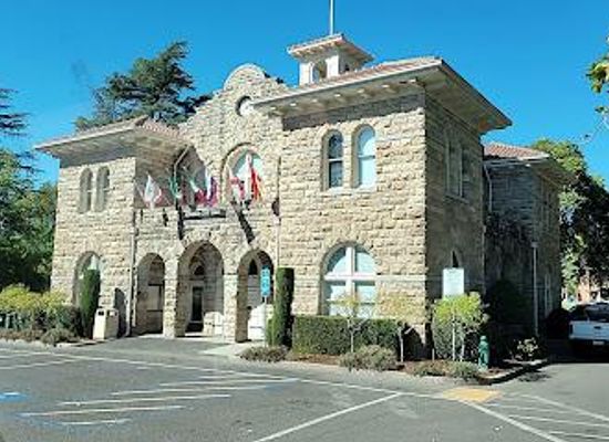 california/napa/attraction/sonoma-plaza