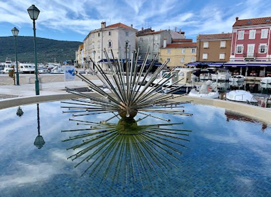 croatia/central-croatia/attraction/fontana-jadran