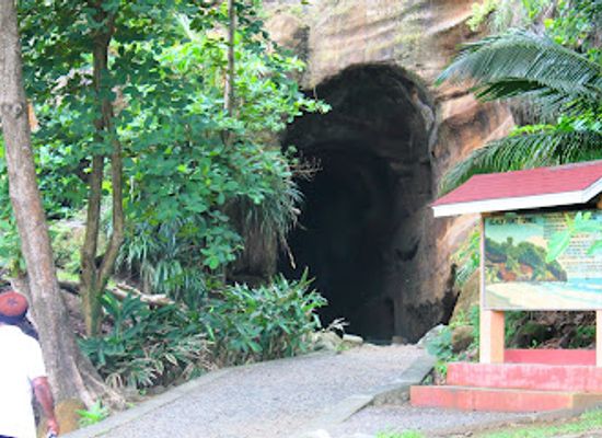 saint-vincent-and-the-grenadines/grenadines/attraction/black-point-tunnel