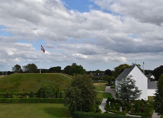 denmark/vejle/attraction/jelling-mounds-runic-stones-and-church