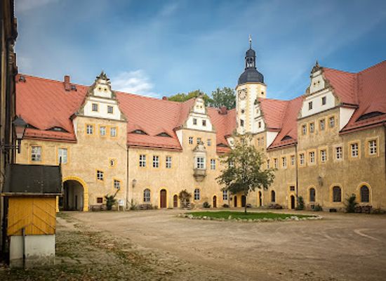 germany/saxony/attraction/old-hunting-lodge-hubertusburg