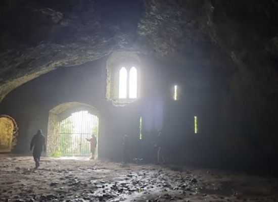 united-kingdom/dyfed/attraction/wogan-cavern