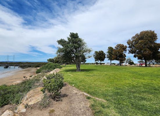 australia/yorke-peninsula/attraction/adelaide-dolphin-sanctuary