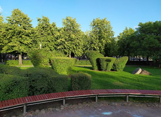 latvia/ventspils/attraction/dzirnavu-laukums