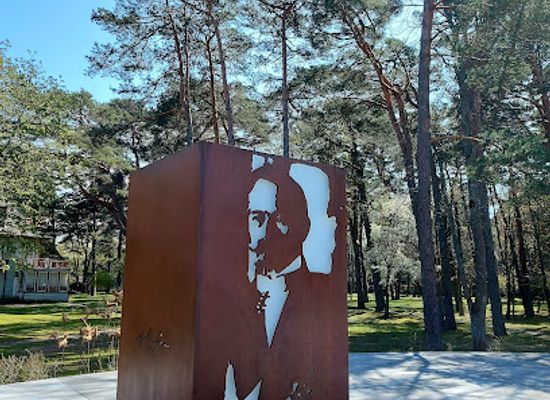 lithuania/palanga-beach/attraction/paminklas-a-smetonai