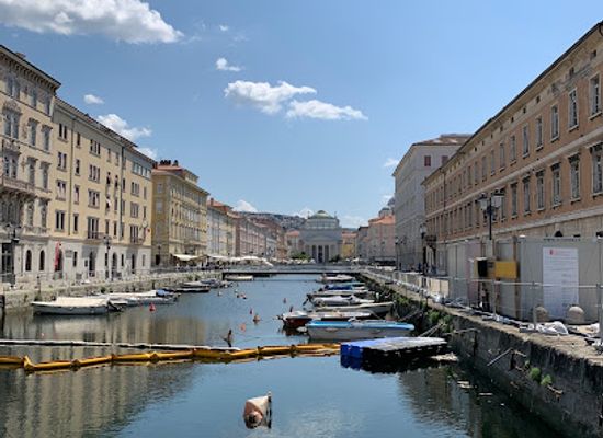 italy/trieste/attraction/statue-of-nazario-sauro
