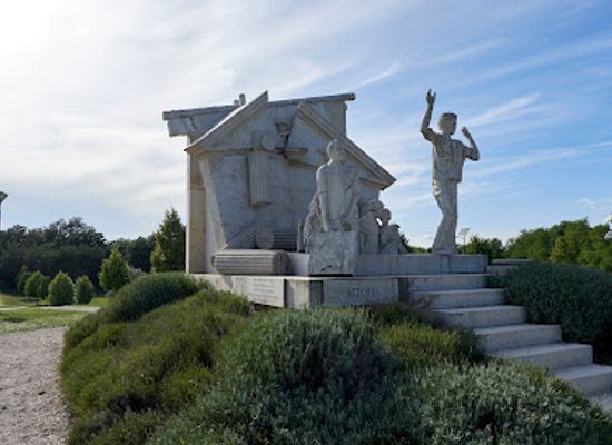 hungary/sopron-region/attraction/paneuropai-piknik-emlekhely
