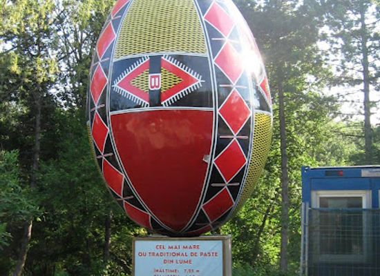 romania/suceava/attraction/casa-rosu