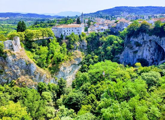 croatia/istria/attraction/pazinska-jama-speleo-adventure