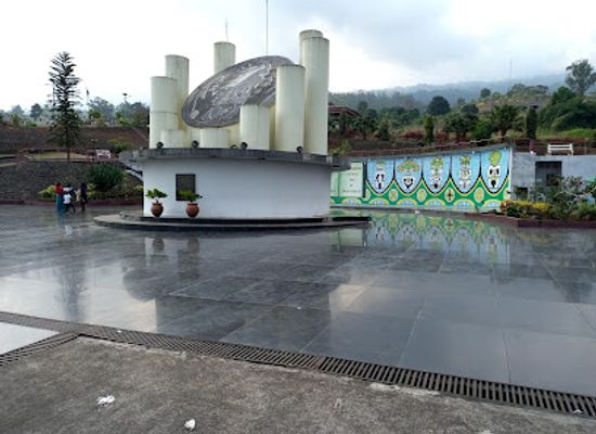 cameroon/tiko/attraction/the-golden-jubilee-monument