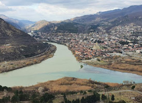 georgia/mtskheta-mtianeti/attraction/baratashvili-bridge-bronze-statues