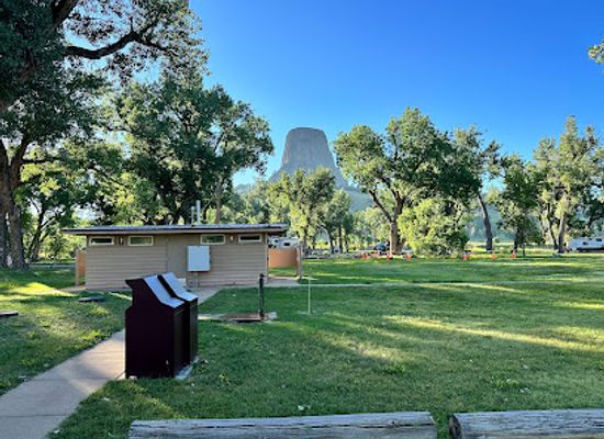 wyoming/devils-tower-national-monument/attraction/belle-fourche-river-campground