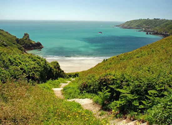 guernsey/sark/attraction/moulin-huet-bay