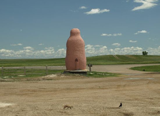 south-dakota/glacial-lakes-and-prairies/attraction/giant-prairie-dog-statue