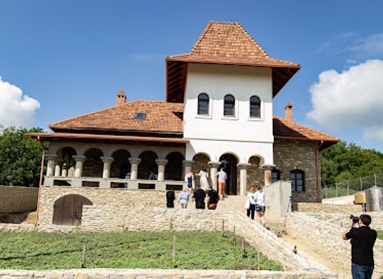 moldova/purcari-winery/attraction/crama-mircesti