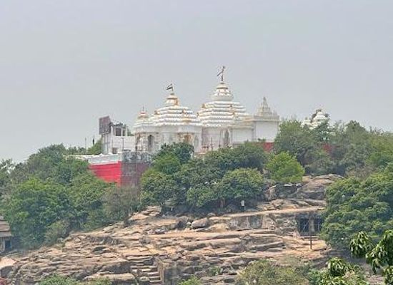 india/bhubaneswar/attraction/khandagiri-digambar-jain-temple