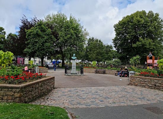 jersey/st-catherine-s-breakwater/attraction/parade-gardens