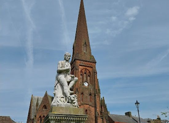 united-kingdom/dumfriesshire/attraction/robert-burns-statue