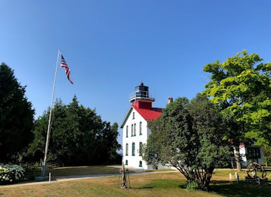 michigan/west-michigan/attraction/grand-traverse-lighthouse