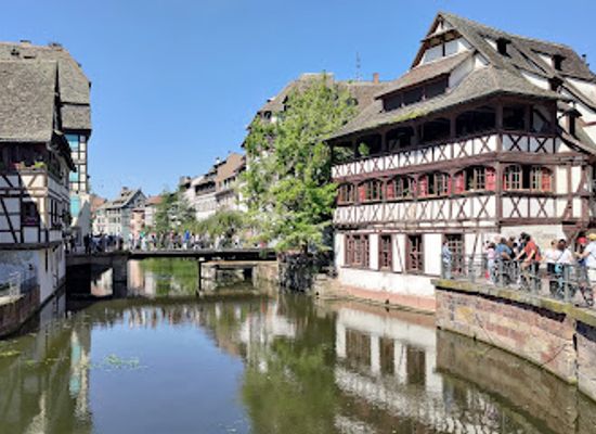 france/strasbourg/petite-france/attraction/ecluse-a-de-la-petite-france