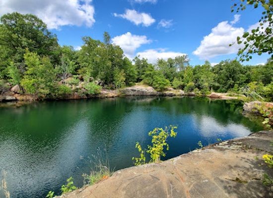 minnesota/minnesota-river-valley/attraction/quarry-park-and-nature-preserve