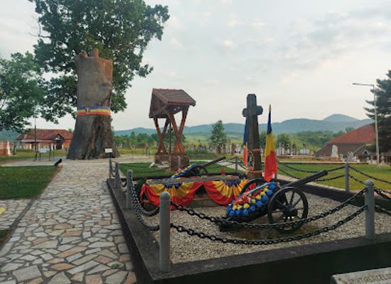 romania/hunedoara/attraction/horea-s-sessile-oak