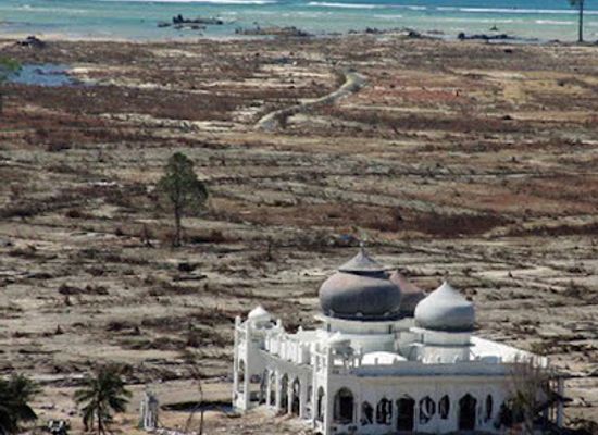 indonesia/aceh/attraction/masjid-rahmatullah-lampuuk-masjid-turki