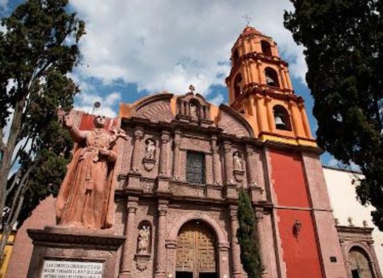 mexico/san-miguel-de-allende/attraction/templo-del-oratorio-de-san-felipe-neri