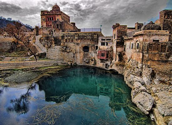 pakistan/gandhara/attraction/katas-raj-temple-complex
