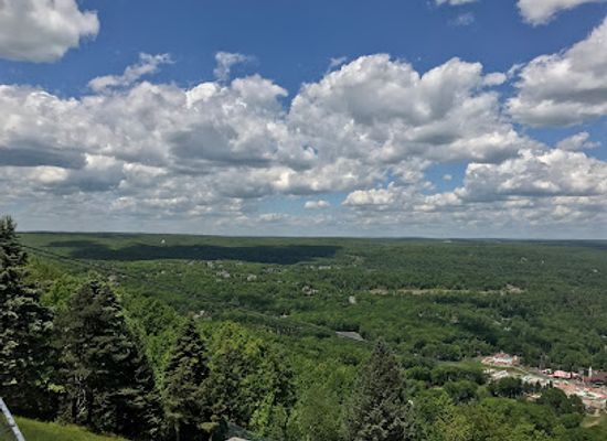 pennsylvania/appalachian-mountains/attraction/camelback-mountain