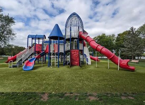 wisconsin/oshkosh/attraction/riverside-park