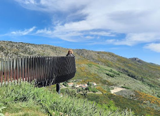 portugal/serra-da-estrela/attraction/miradouro-da-varanda-dos-carqueijais