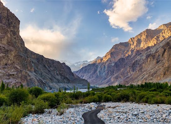 pakistan/ladakh/attraction/karakoram-mountain-ranges-near-turtuk